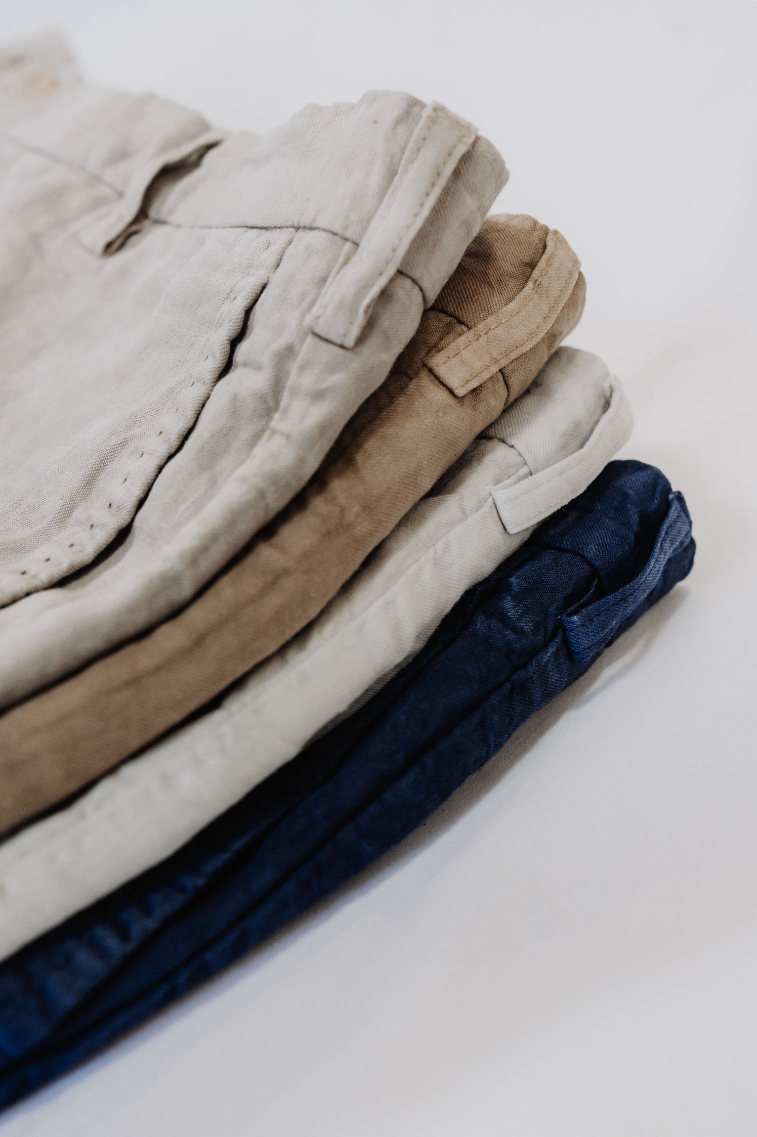 Pantaloni sportivi in lino beige