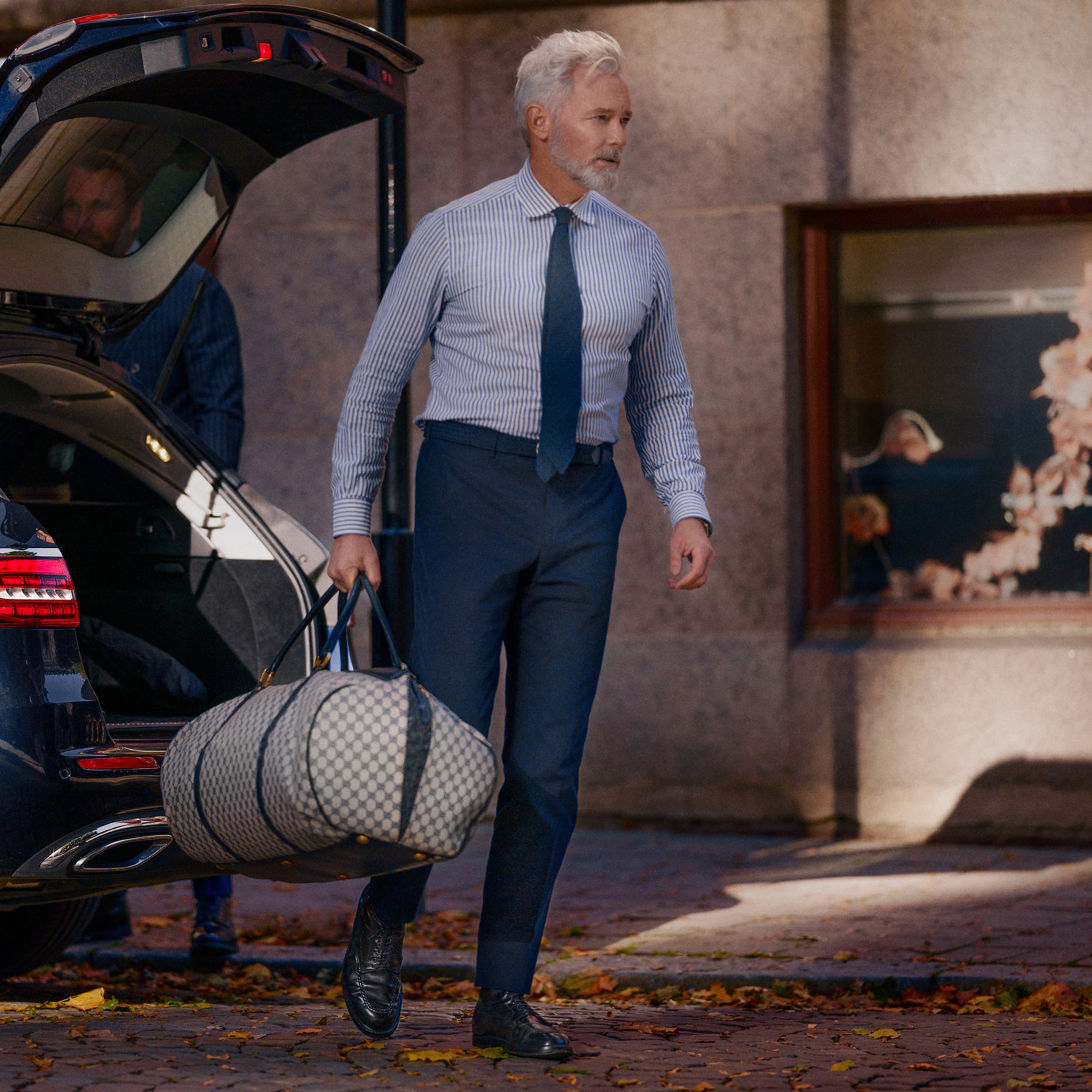 Pantaloni in cotone elastan blu scuro-