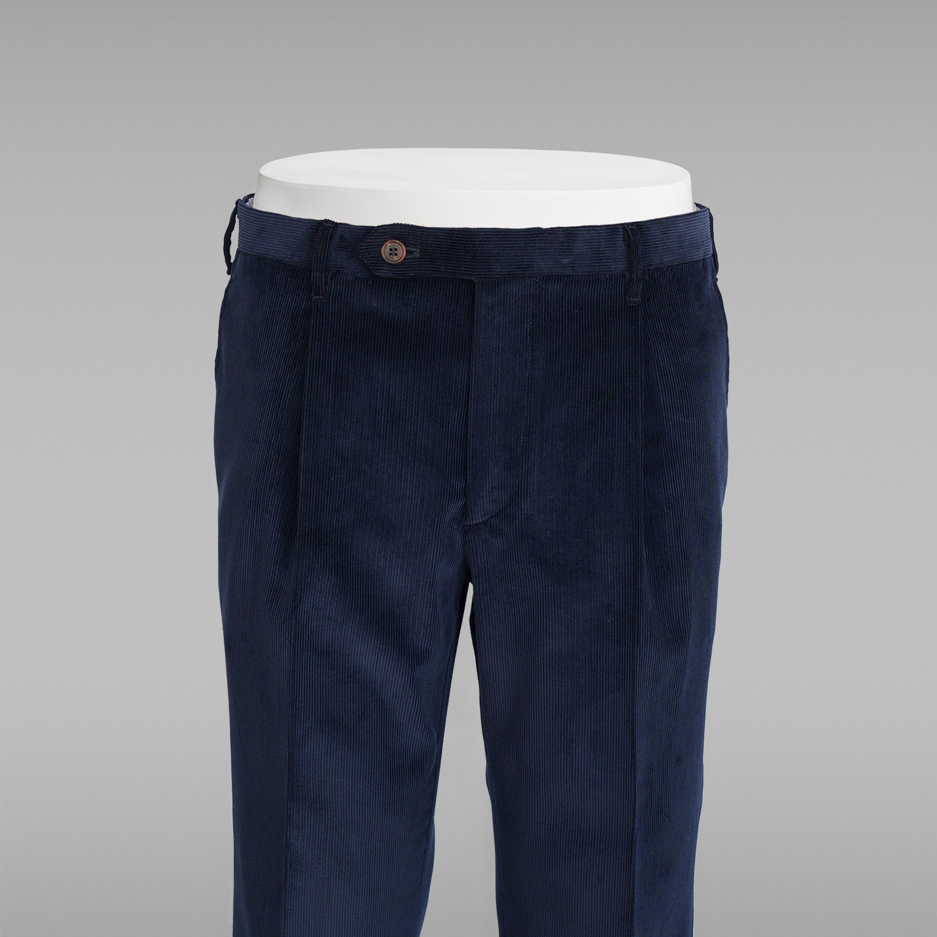 Pantaloni in velluto a coste blu scuro a coste medie