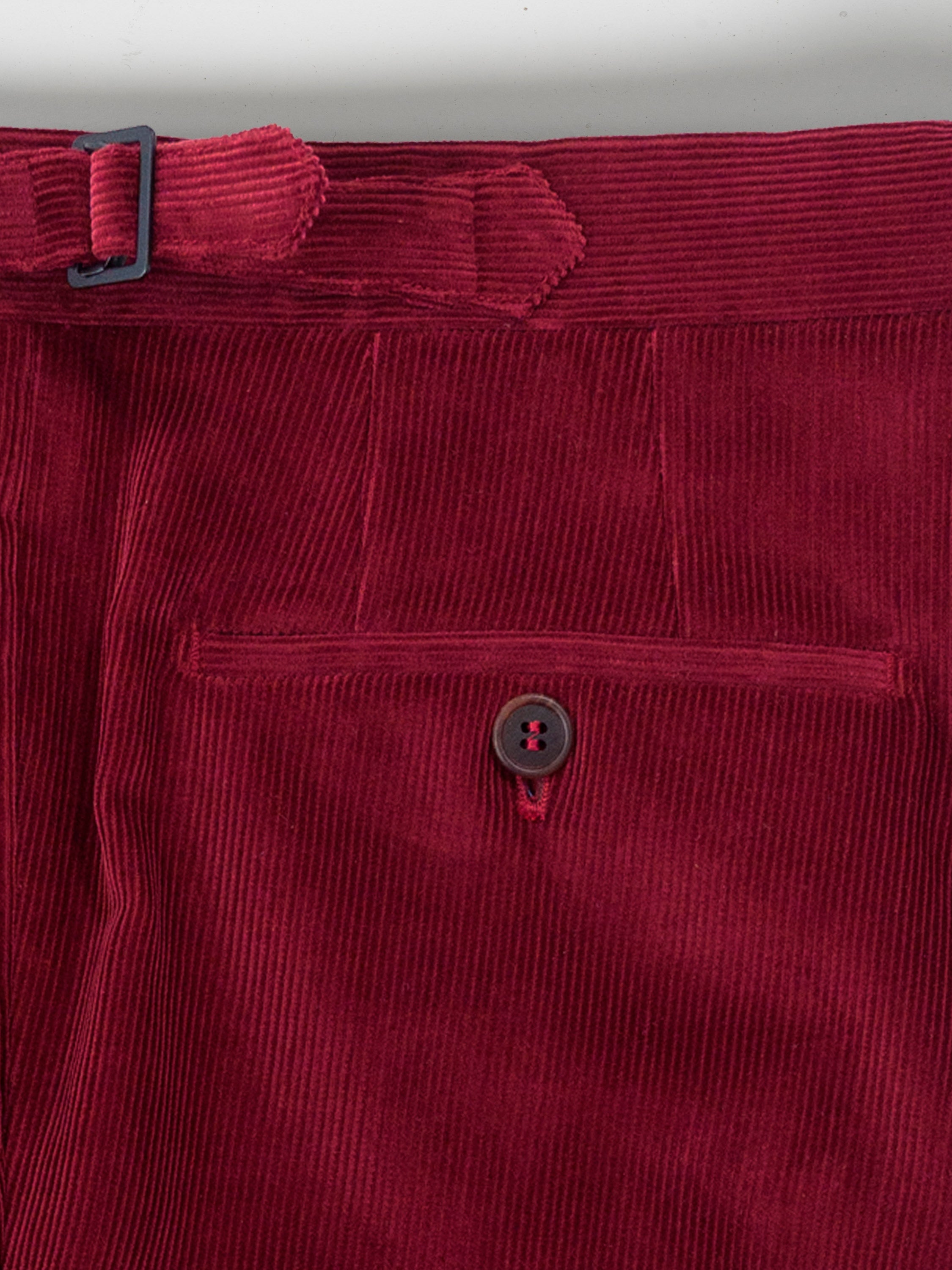 Pantaloni in velluto a coste Bordeaux a coste medie