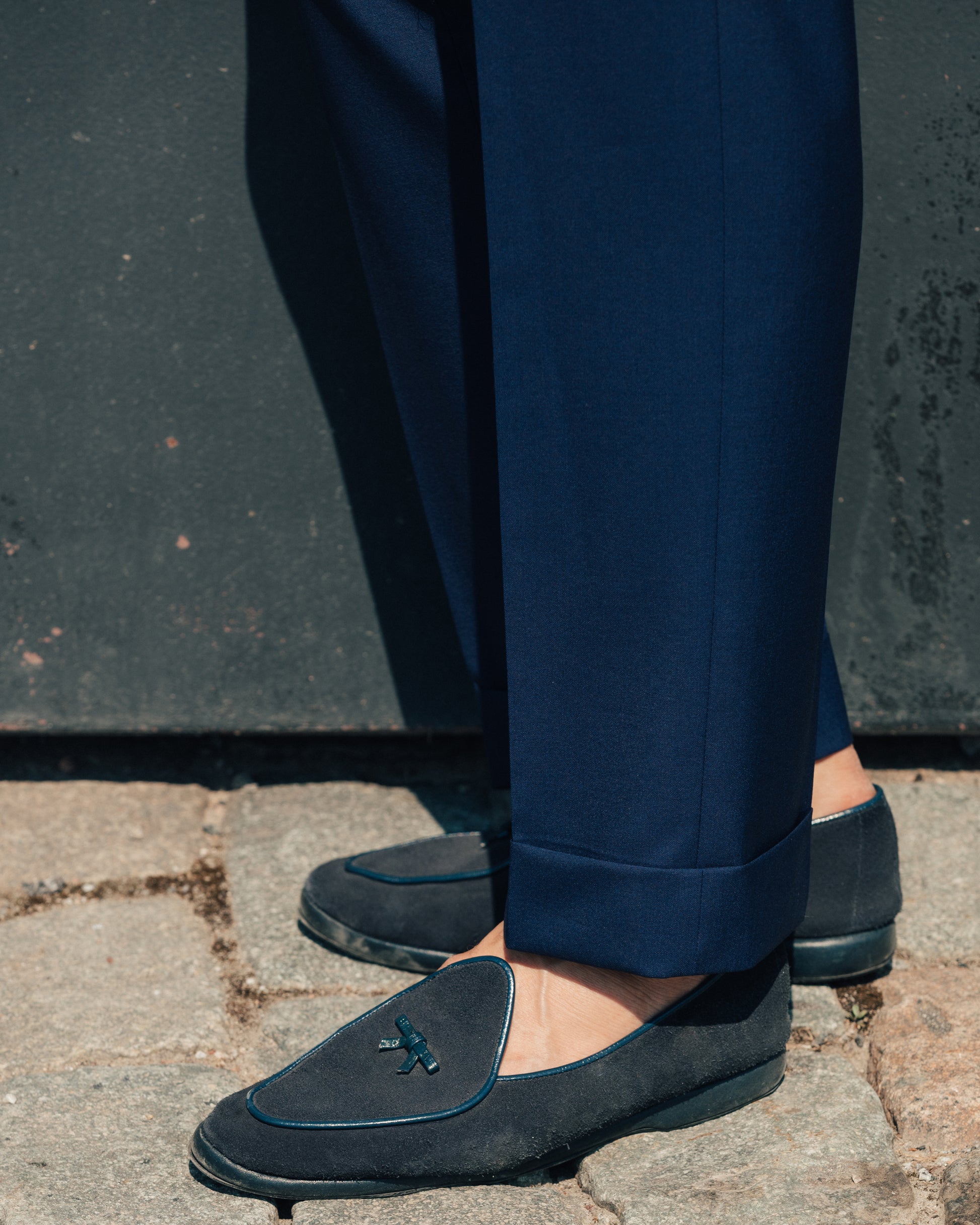 Pantaloni in lana blu medio, vestibilità regolare