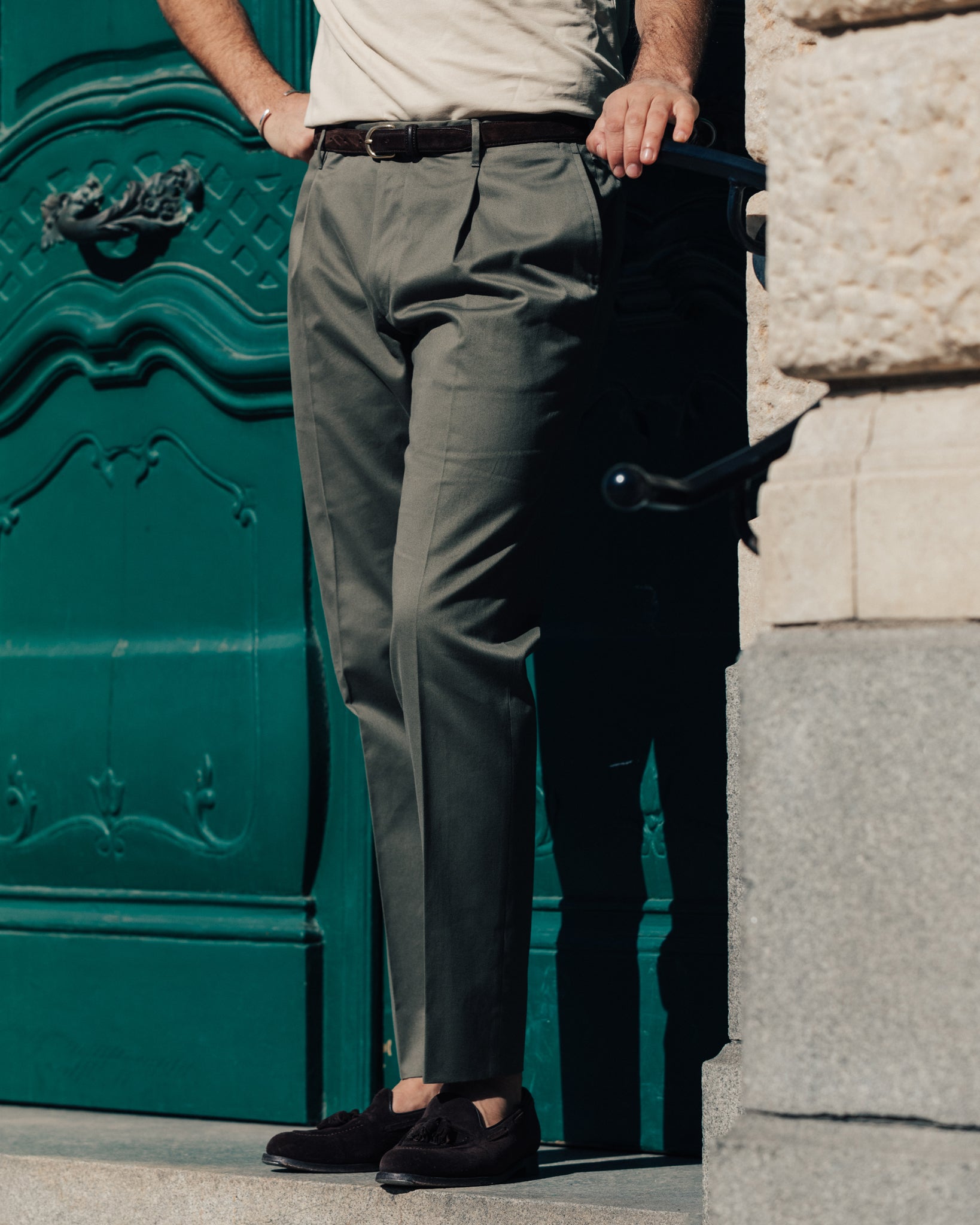 Pantaloni in cotone verde dalla vestibilità regolare