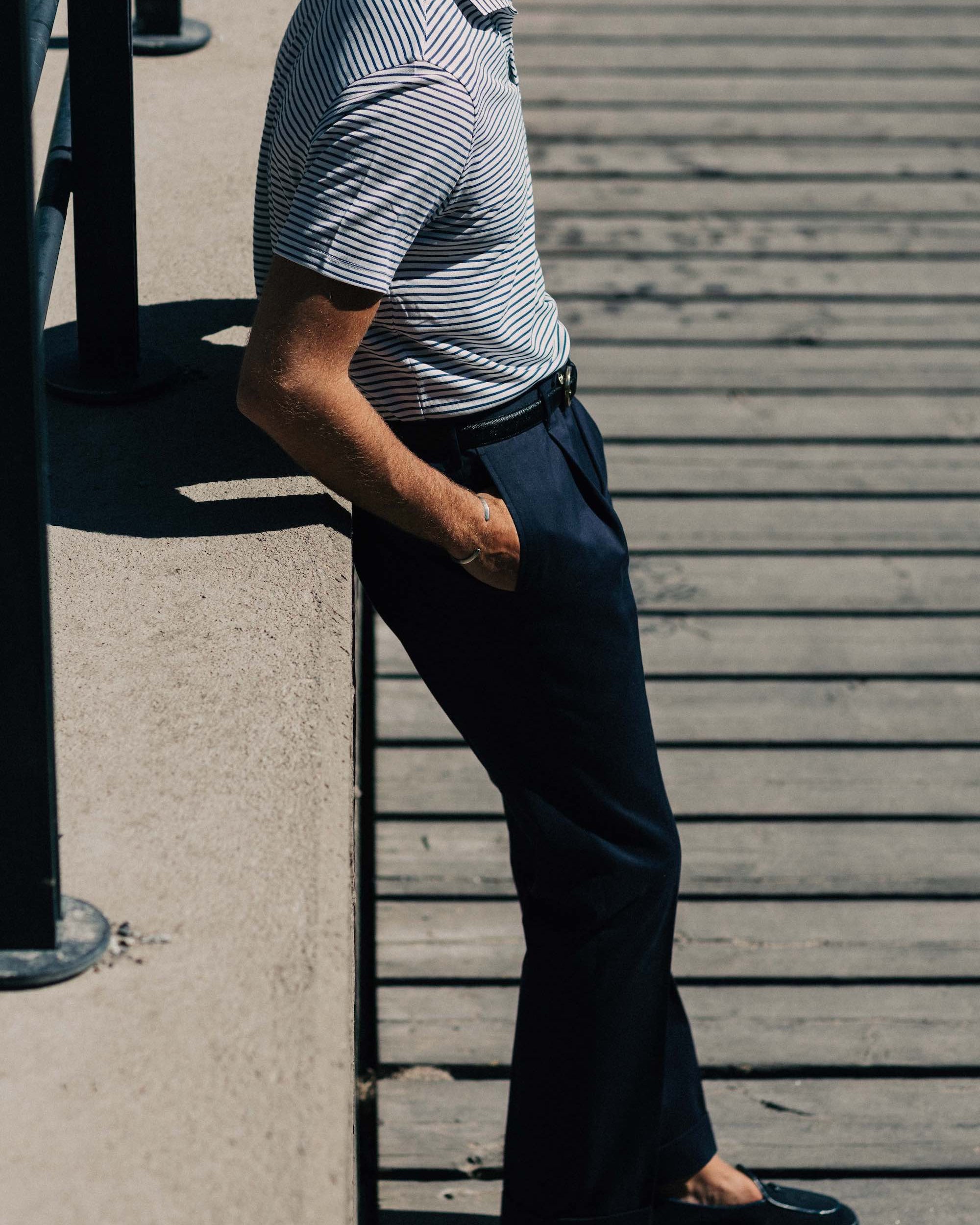 Pantaloni in cotone blu scuro dalla vestibilità regolare