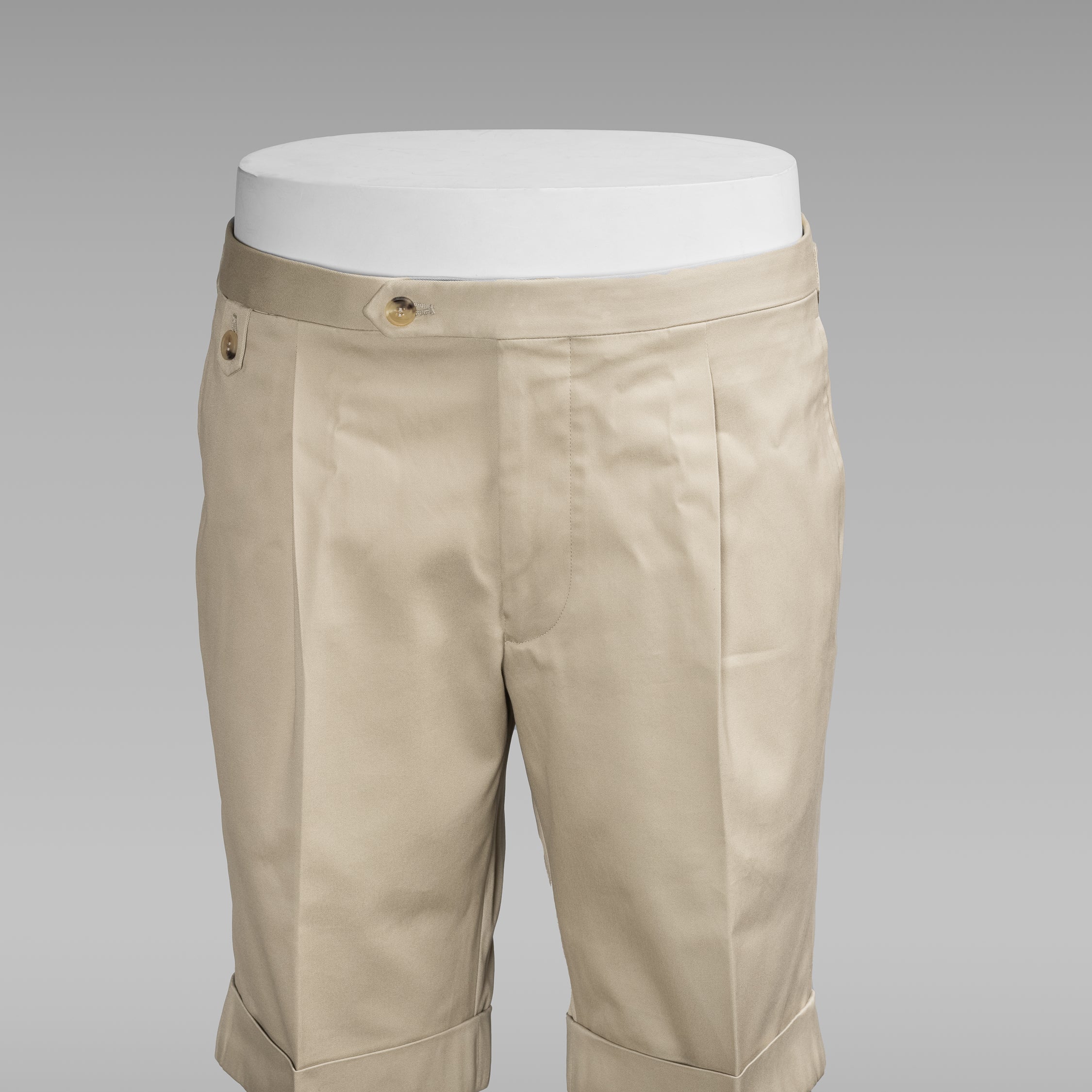 Pantaloni bermuda in cotone beige mastic, vestibilità regolare