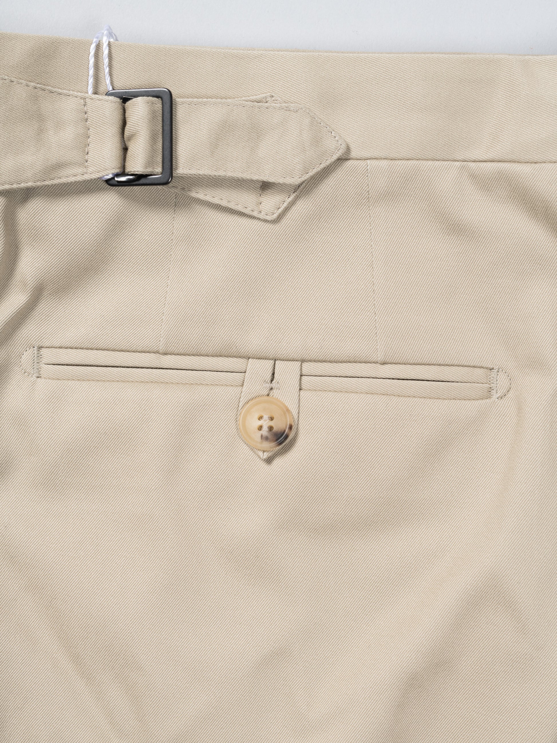 Pantaloni bermuda in cotone beige mastic, vestibilità regolare