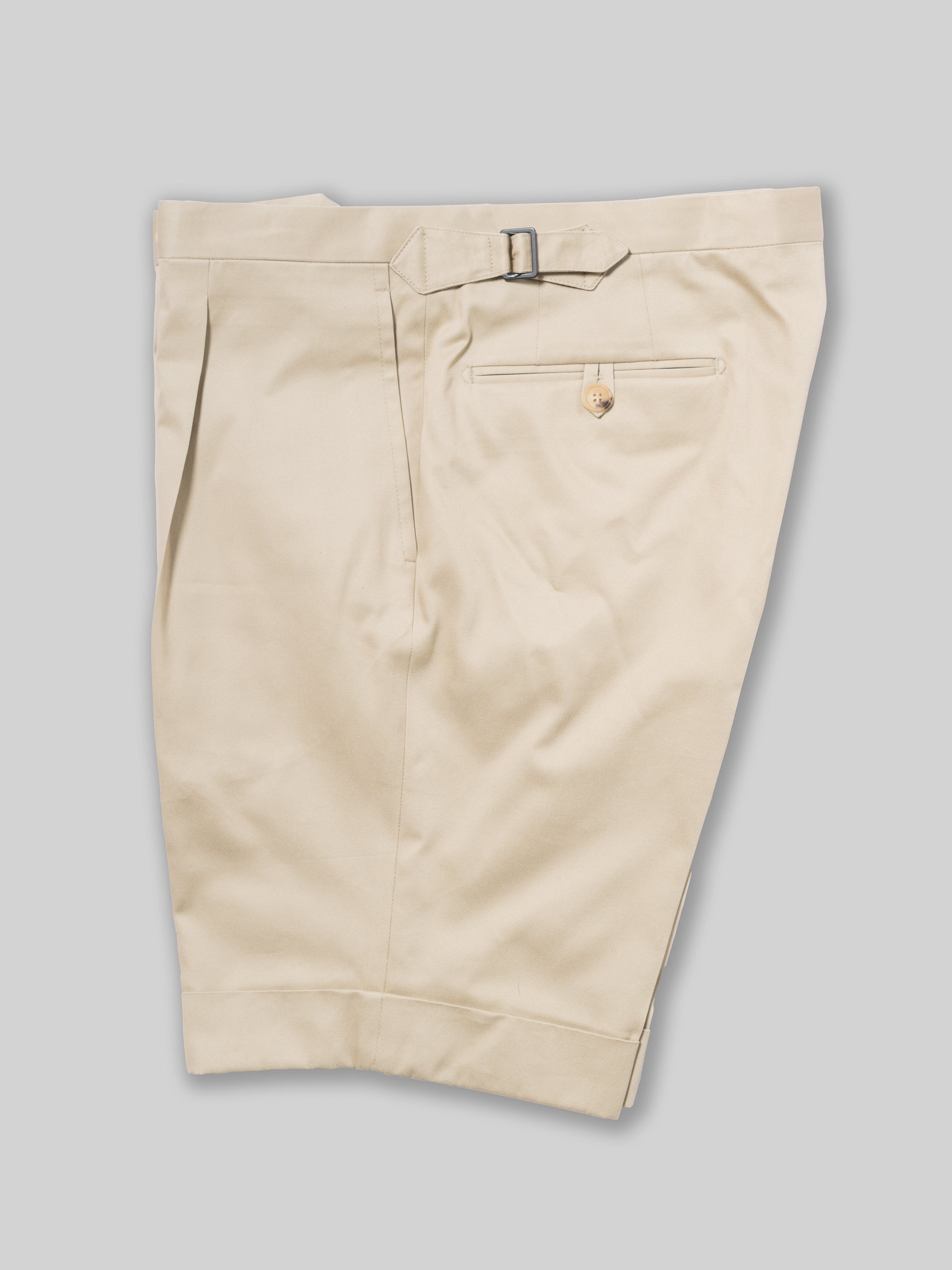 Pantaloni bermuda in cotone beige mastic, vestibilità regolare
