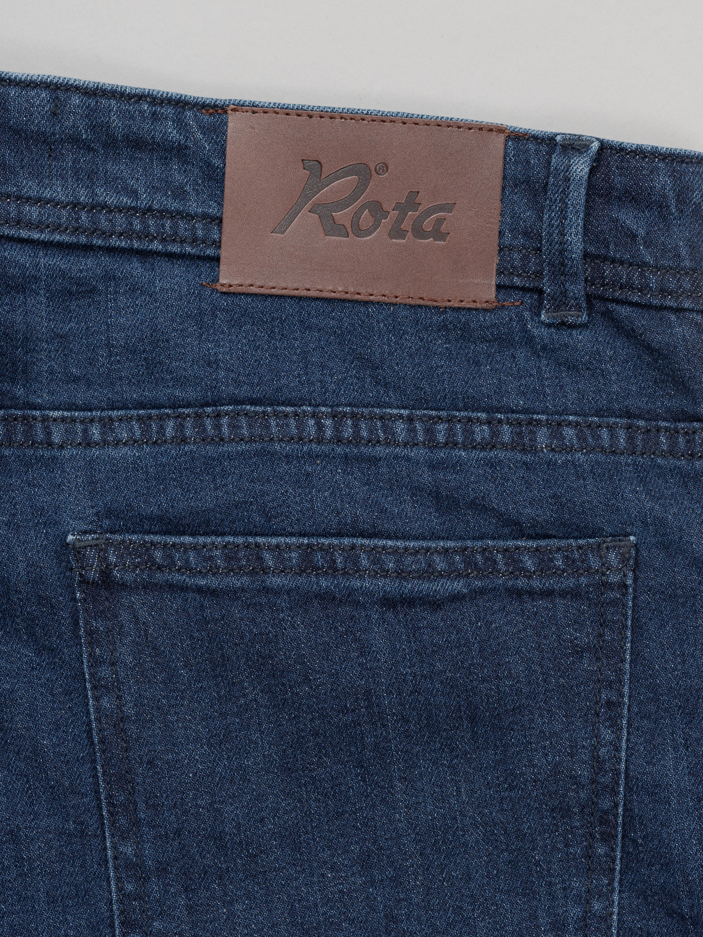 Pantaloni in cotone denim blu scuro con 5 tasche