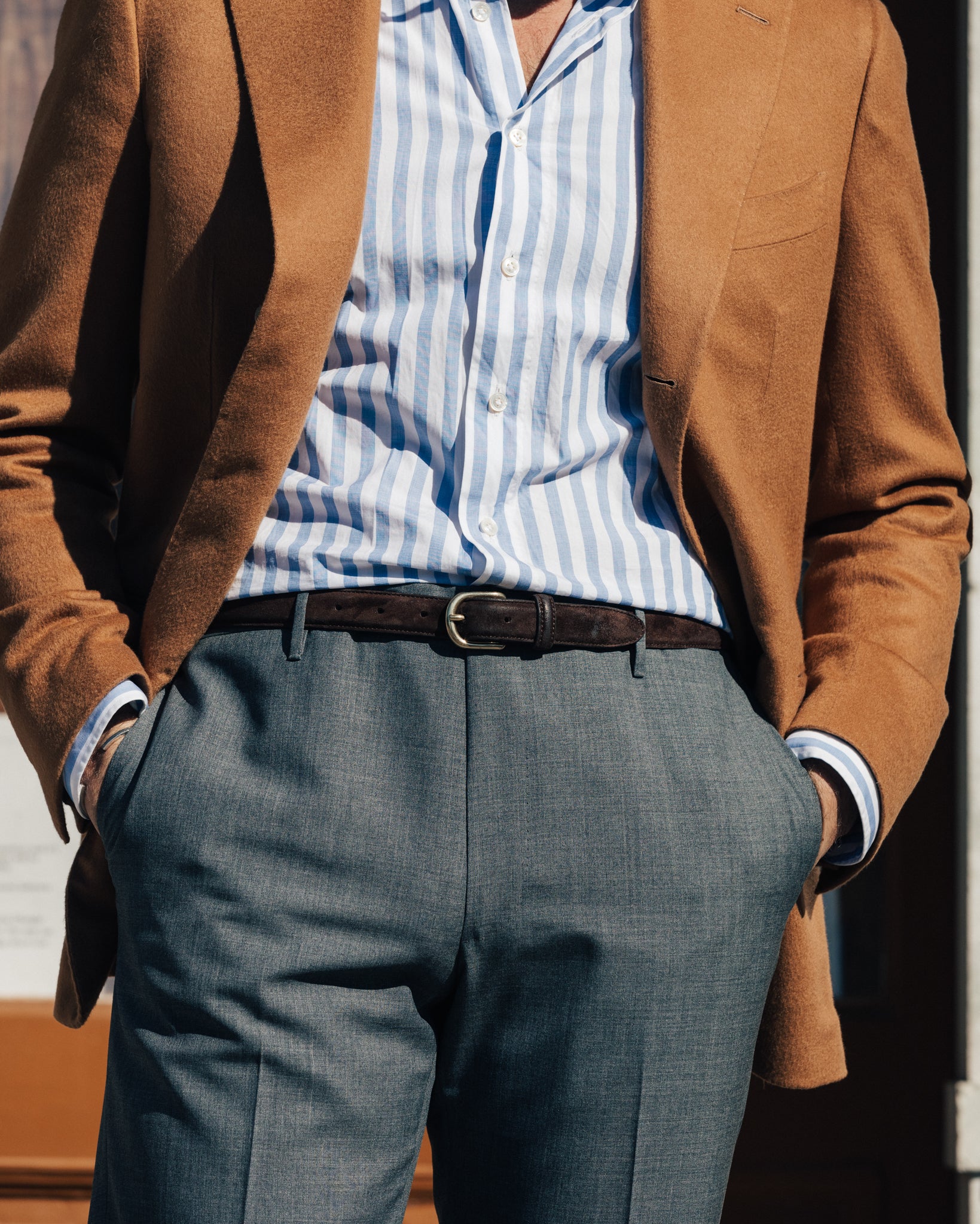 Pantaloni in lana grigio chiaro dalla vestibilità regolare