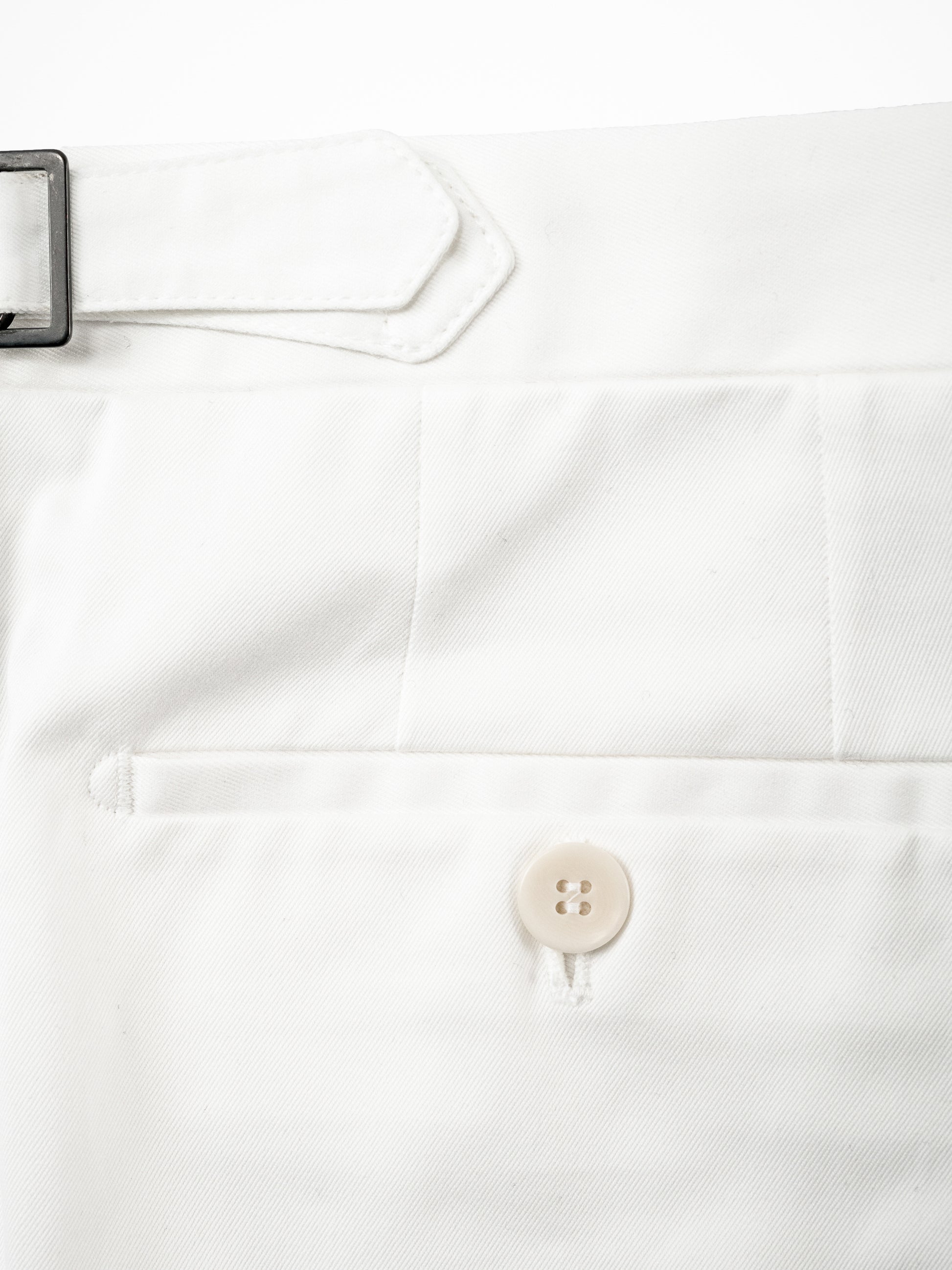 Pantaloni bianchi in cotone dalla vestibilità regolare