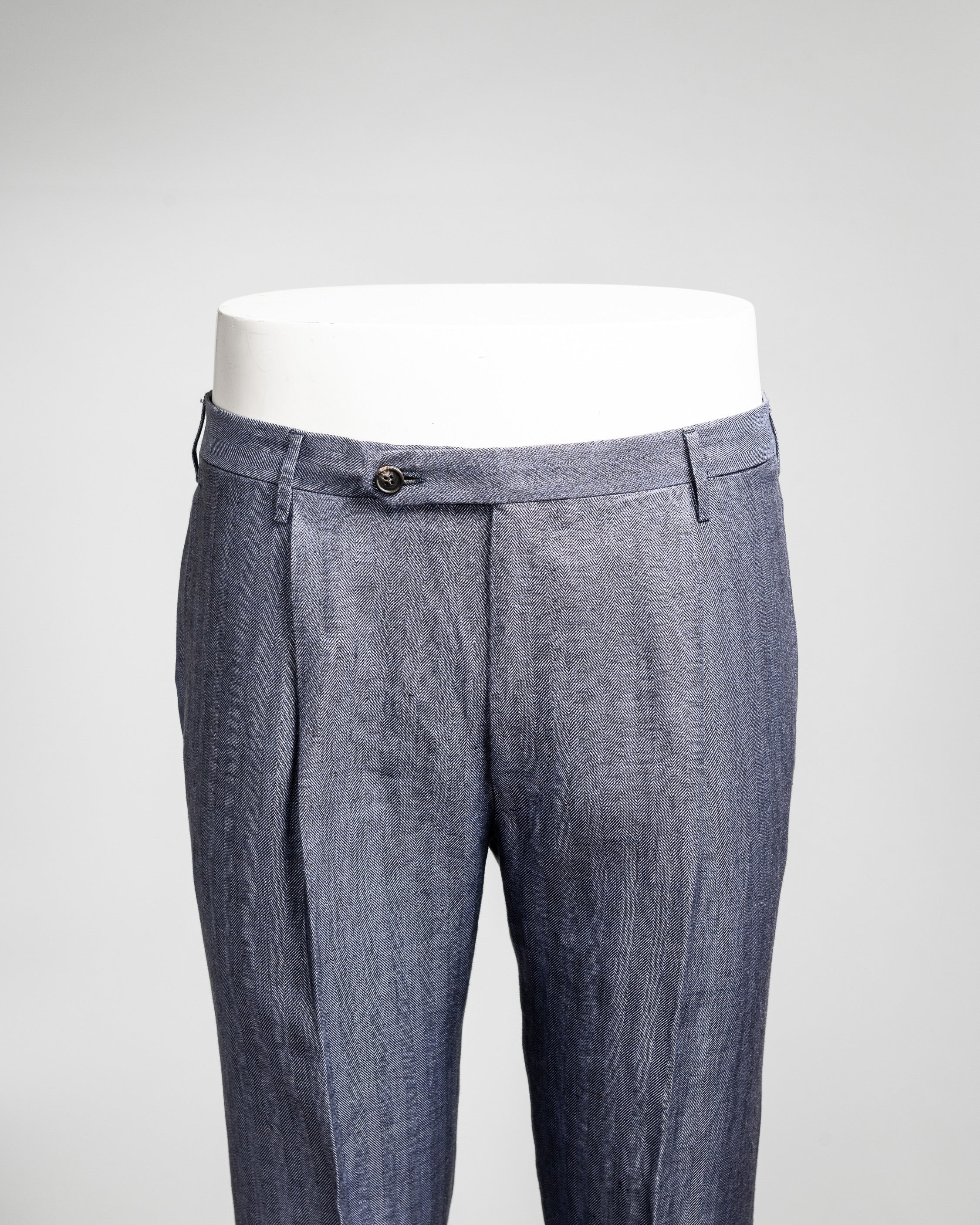 Pantaloni in lino blu medio a spina di pesce, vestibilità regolare