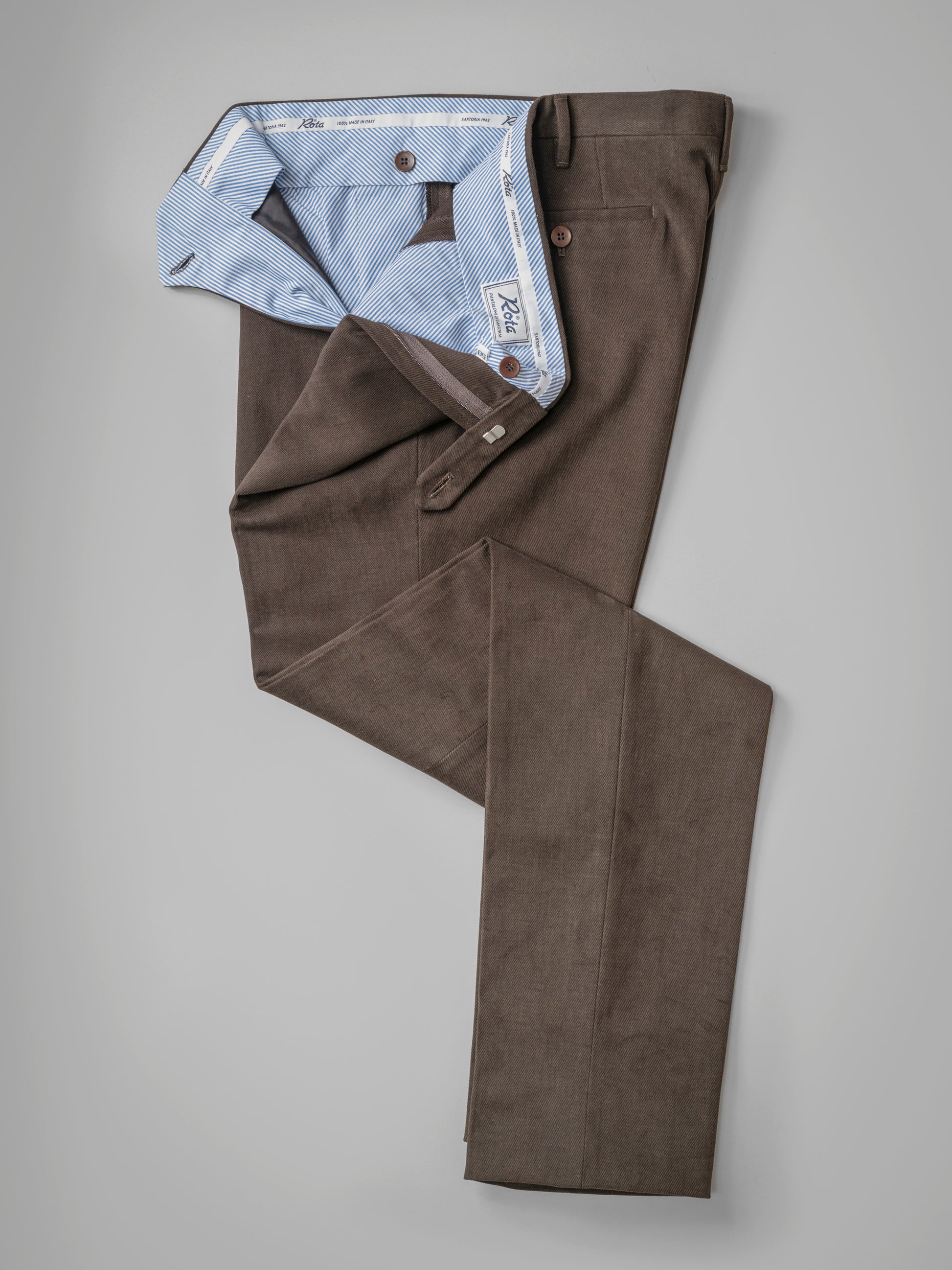 Pantaloni in cotone marrone scuro dalla vestibilità regolare