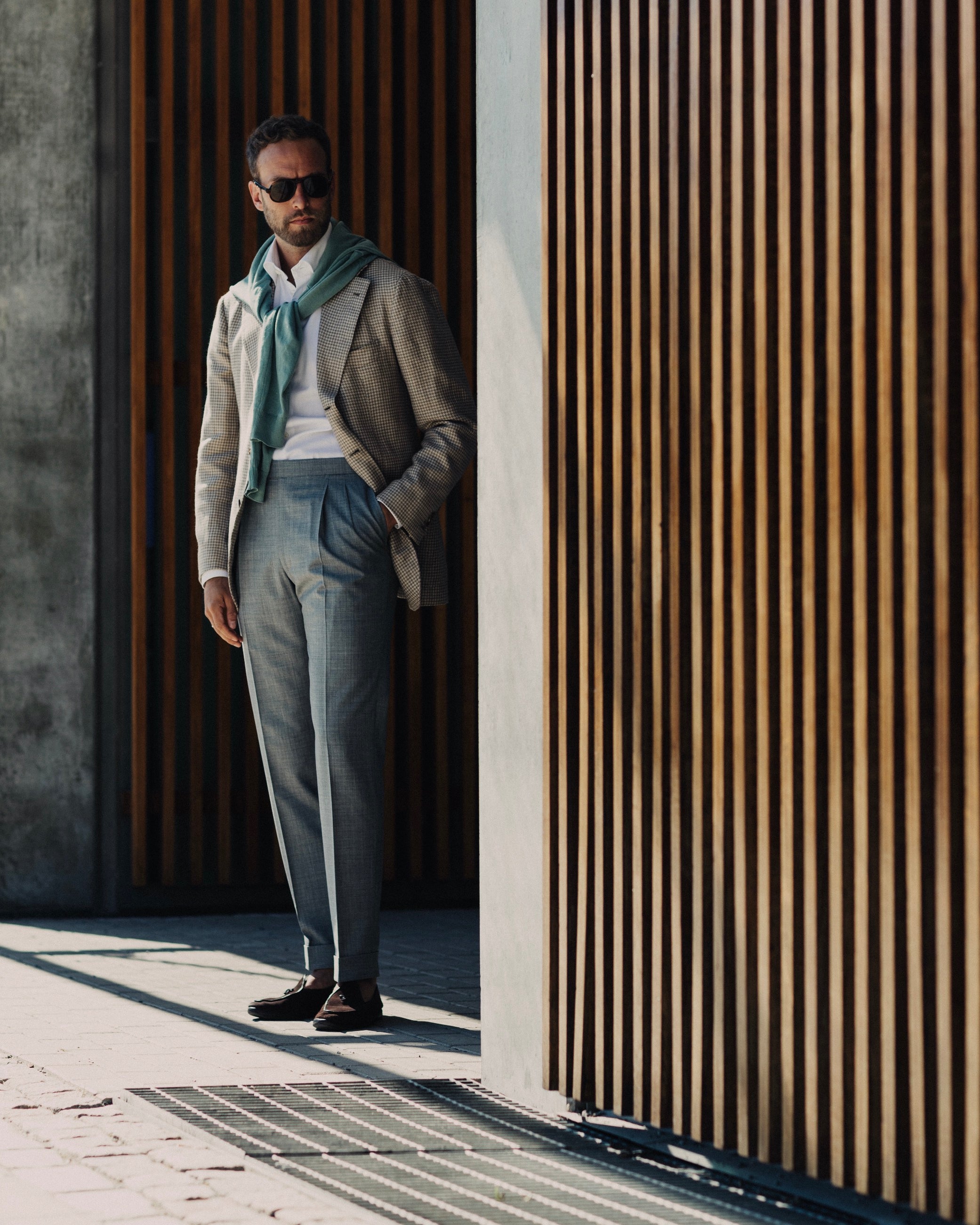 Pantaloni in lana grigio chiaro dalla vestibilità regolare