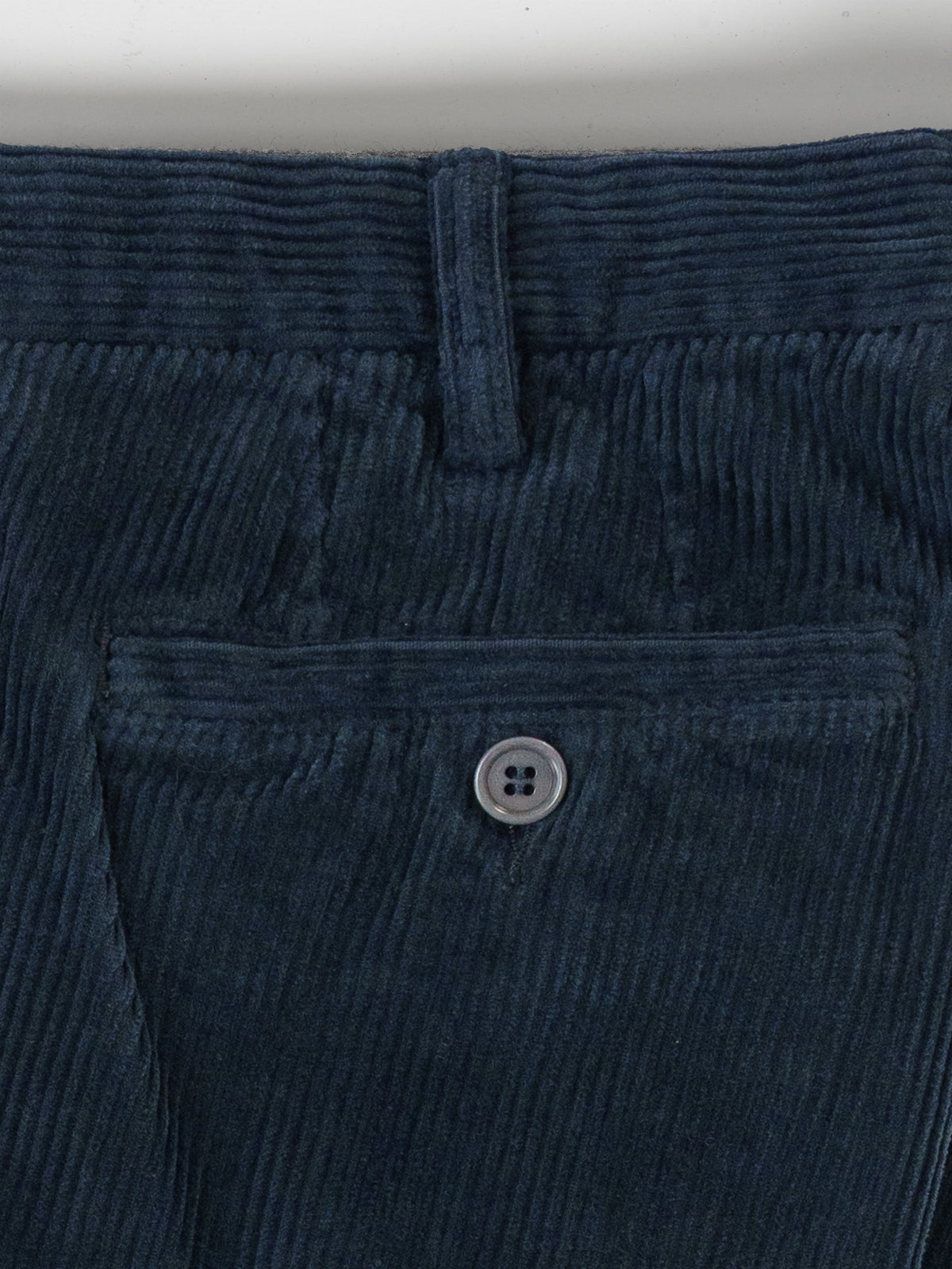 Slim fit trousers in sport corduroy – available in 6 colors