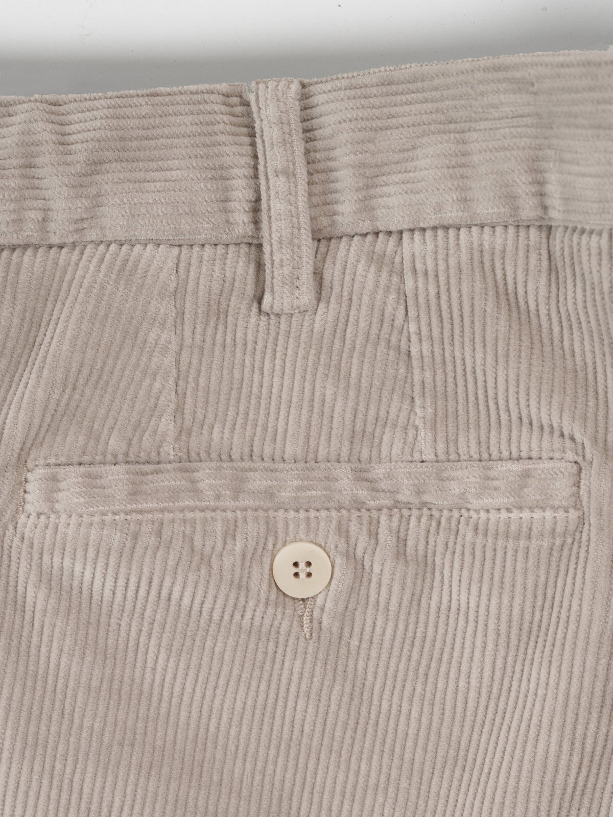 Slim fit trousers in sport corduroy – available in 6 colors