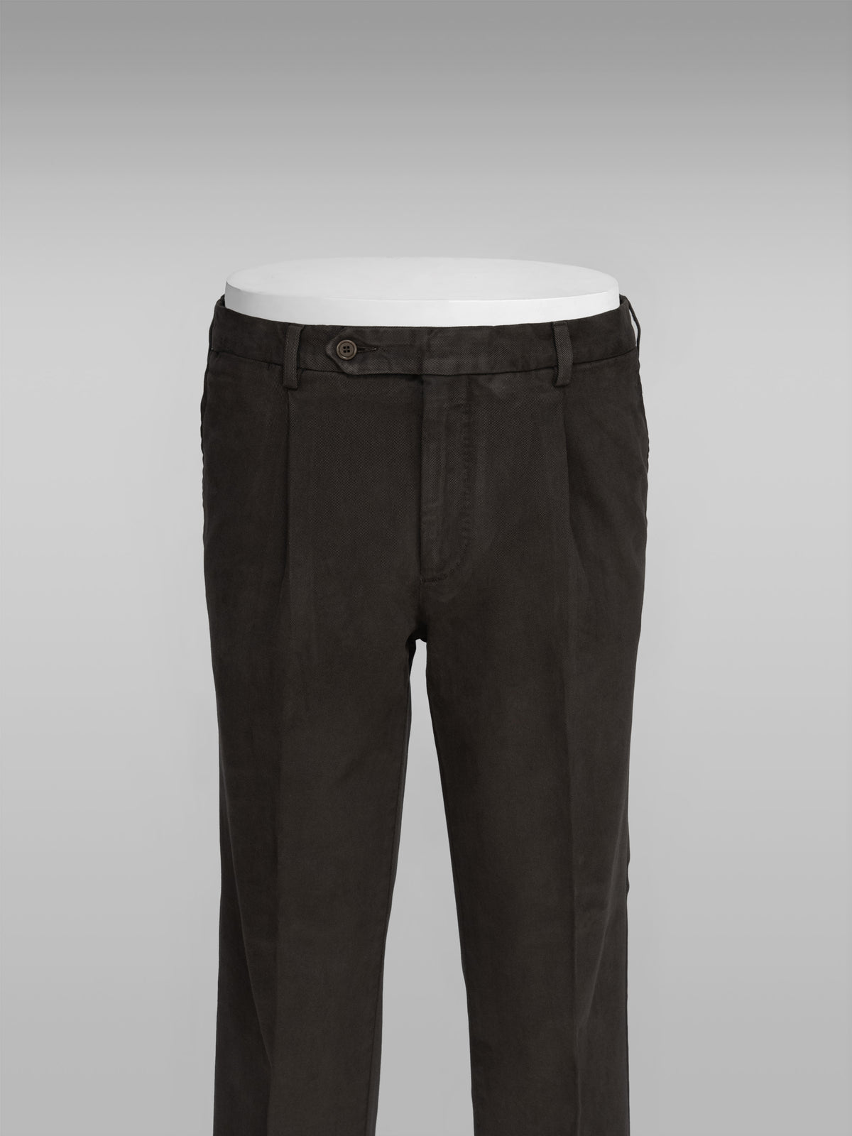 Coffee cotton elastan sport trousers 1 pleat