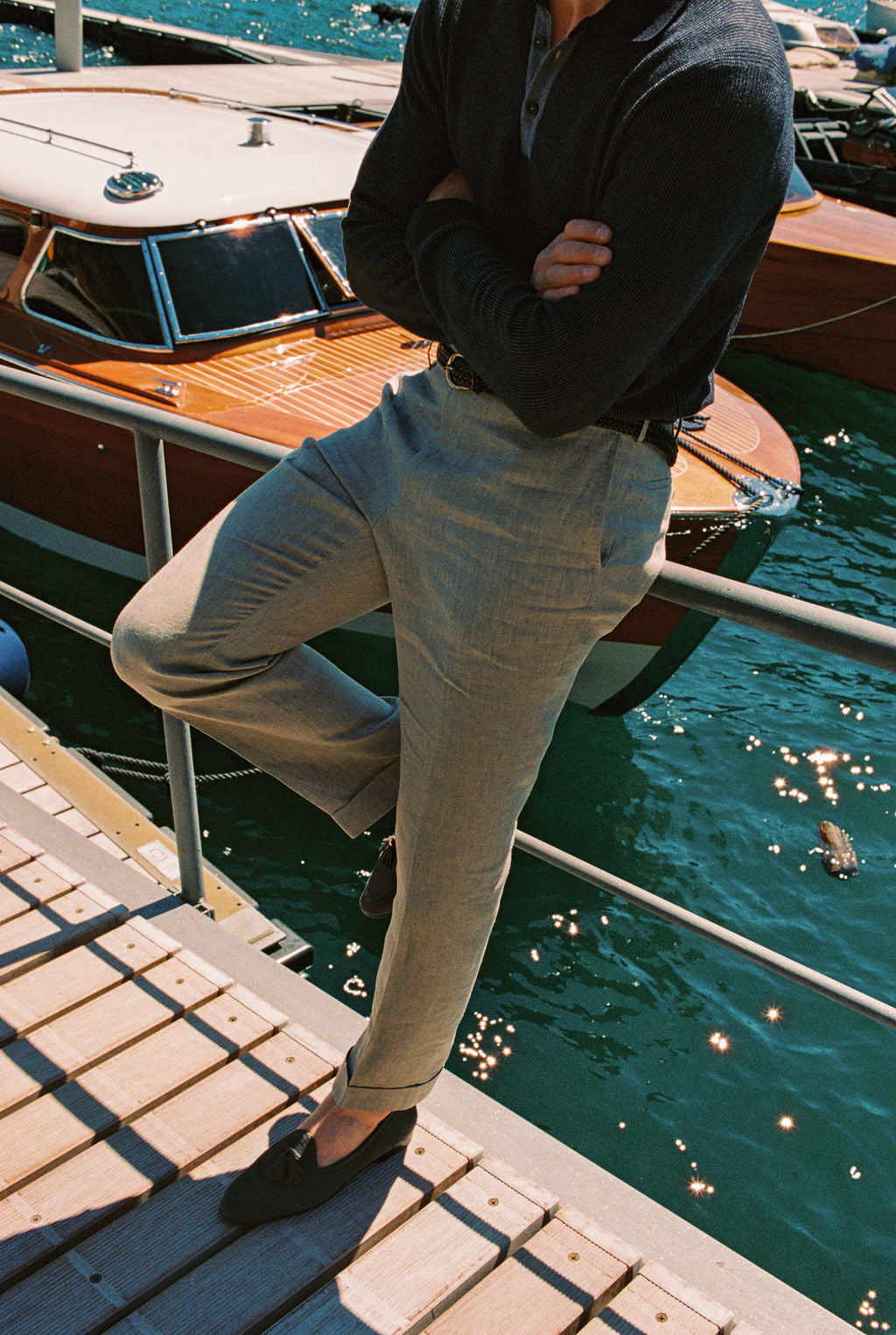 Pantaloni in lino color taupe di Pisa
