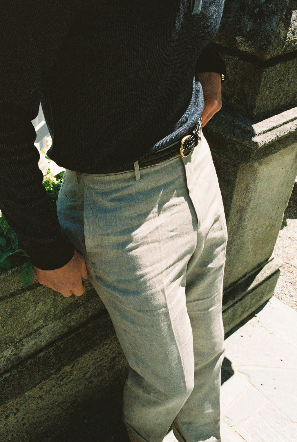 Pantaloni in lino color taupe di Pisa