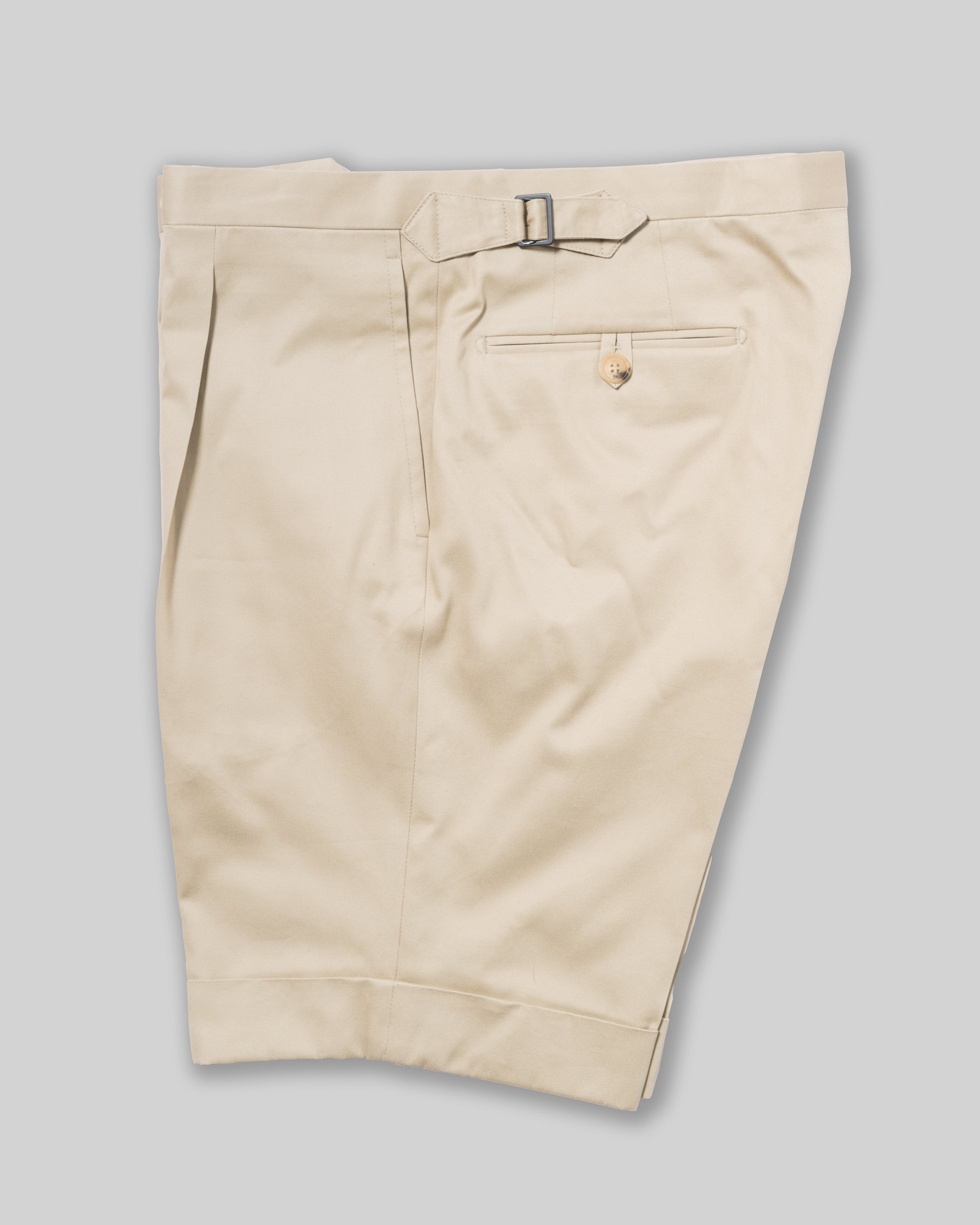Pantaloni bermuda in cotone beige mastic, vestibilità regolare