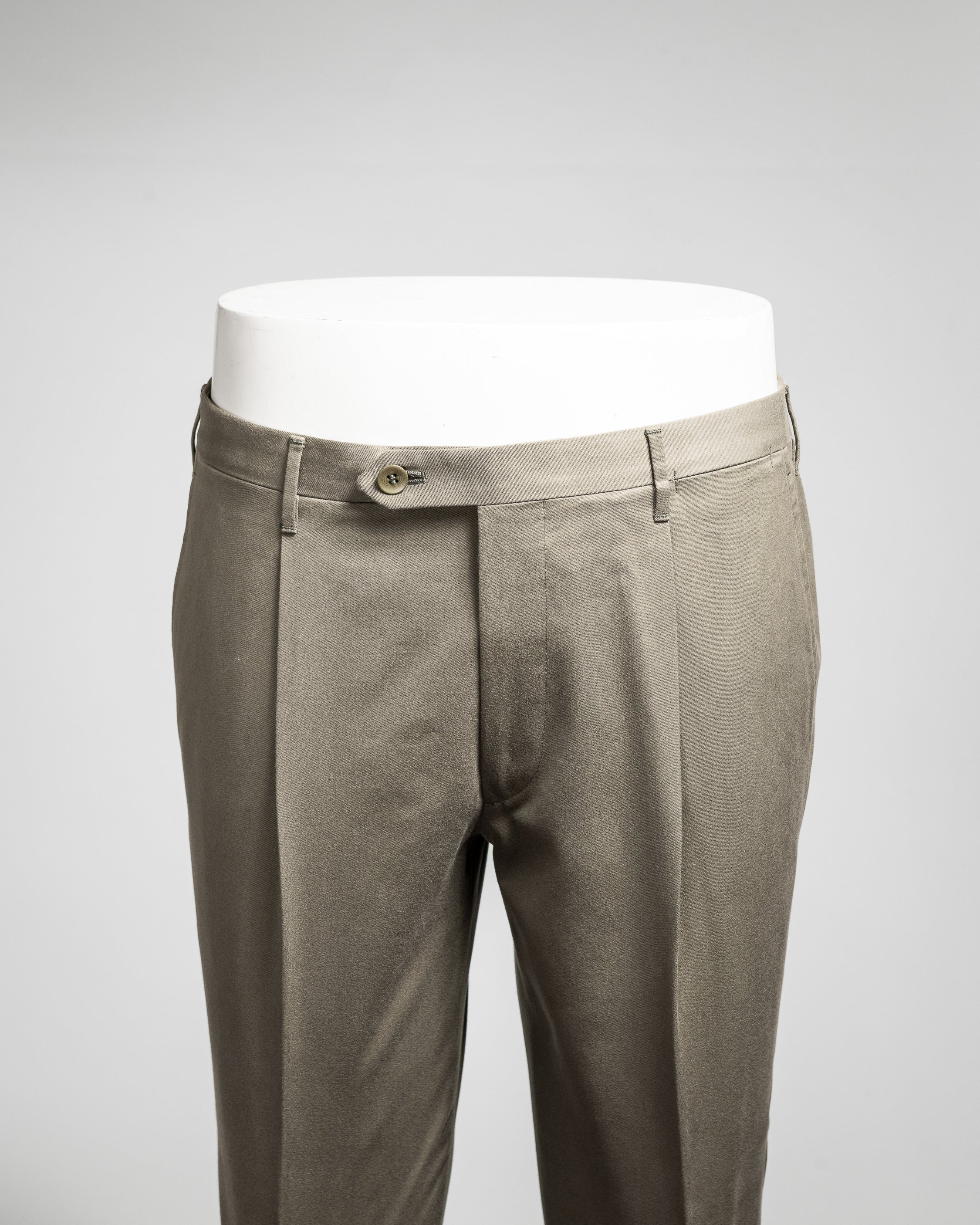 Green pair of regular fit cotton trousers
